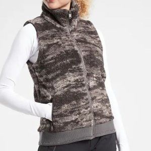 Athleta Tugga Vest (NWT)